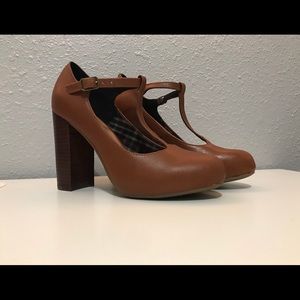 NWOT Crown Vintage Brown Block Heel Mary Janes